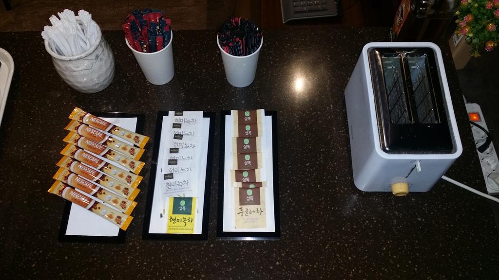 Hotel Voll 首爾 外观 照片